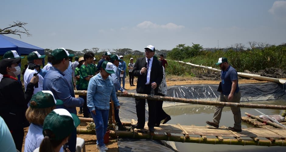 Casa Flotante Emergente